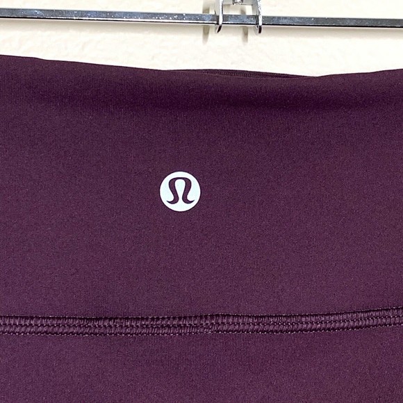 Lululemon Tied To It Crop 21" Black Cherry 6 Leggings Full-On Luxtreme W6AJHS - Picture 5 of 7